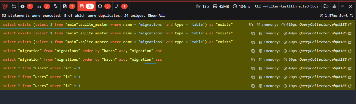 A aba de consultas do Laravel Debugbar destaca consultas duplicadas.