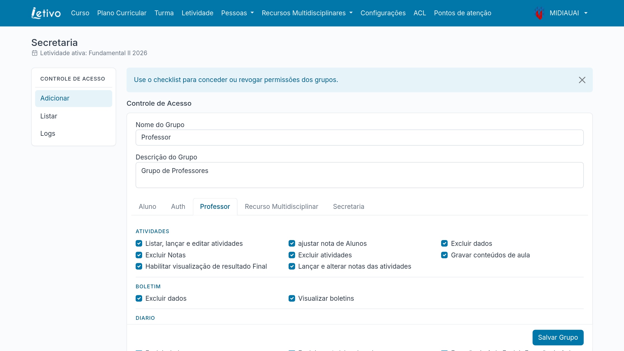 Tela de permissões que mostra grupos e ações disponíveis no sistema.